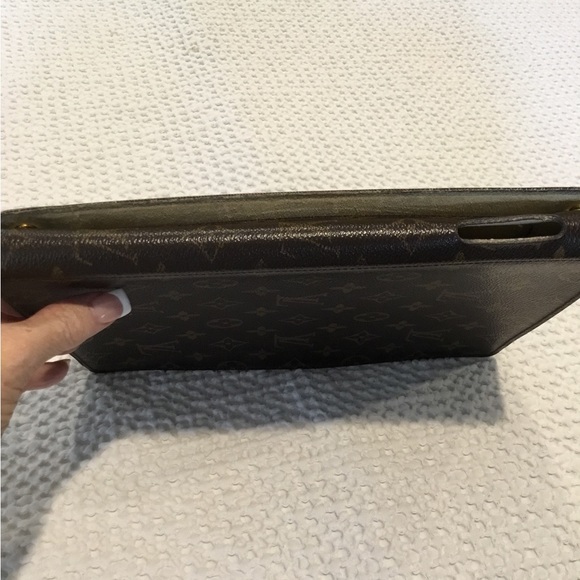 LOUIS VUITTON I PAD COVER IN MONOGRAM CANVAS. - Picture 5 of 14